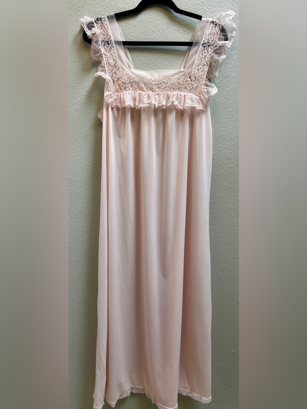 Vintage Satin Nylon Pale Pink Long Nightgown Gown Lace Detail Ruffle Size Medium